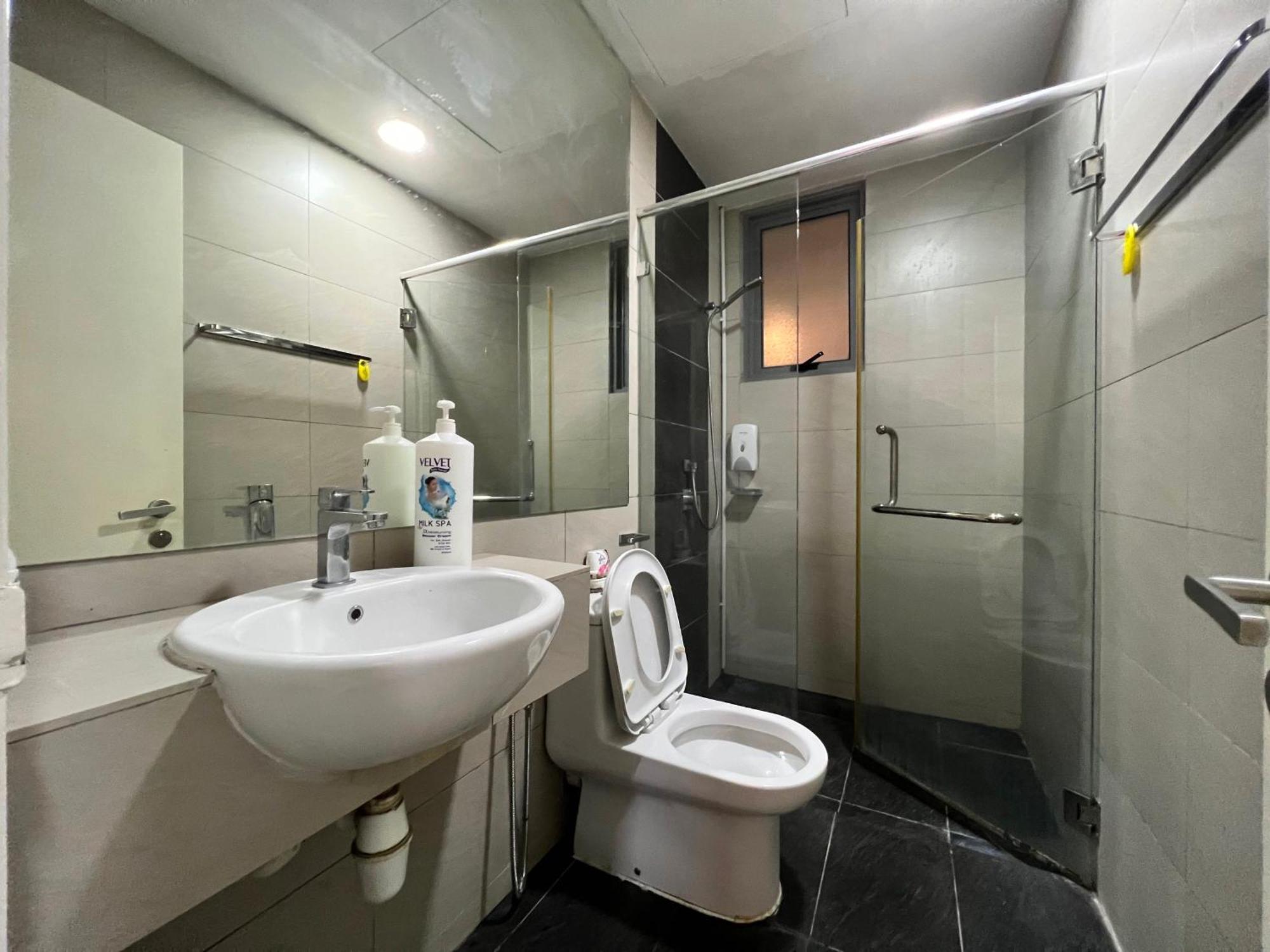 Capital O 90987 The Loft Residences Homestay @ Imago Shopping Mall 2 Kampong Sembulan Exterior foto